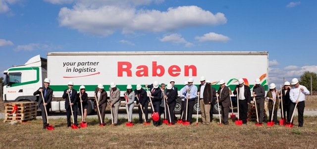 Raben management_foldavatas_Dunaharaszti_hungary_x 2011_1.jpg